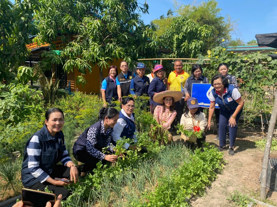 ต้อนรับ นางสินีนาฏ  ทองสุข ประธานแม่บ้านมหาดไทยจังหวัดยโสธร พร้อมคณะฯ และนางวิชชุฎา  เข็มเพชร นายอำเภอป่าติ้ว ในโอกาสลงพื้นที่ตรวจเยี่ยมผลการดำเนินงานตามนโยบายของสมาคมแม่บ้านมหาดไทย ในพื้นที่ตำบลศรีฐาน อำเภอป่าติ้ว จังหวัดยโสธร